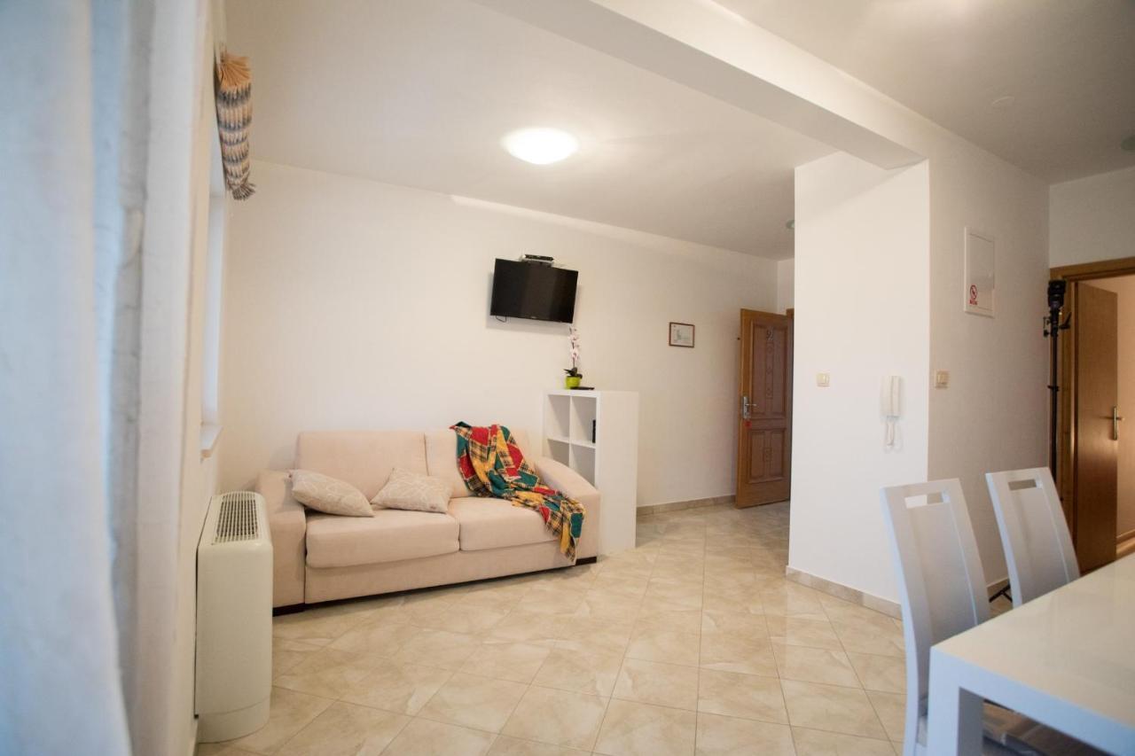 Apartments By The Sea Razanj, Rogoznica - 7484 Exteriér fotografie