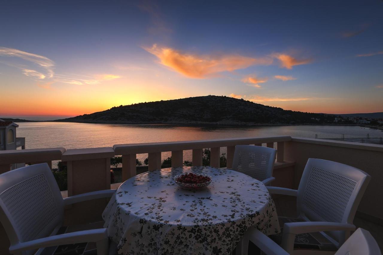 Apartments By The Sea Razanj, Rogoznica - 7484 Exteriér fotografie